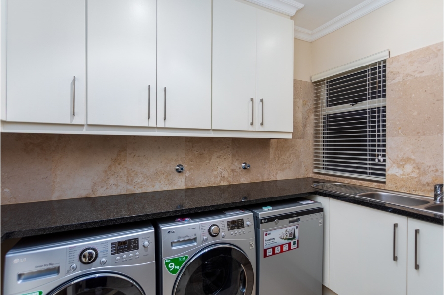 To Let 2 Bedroom Property for Rent in Mouille Point Western Cape
